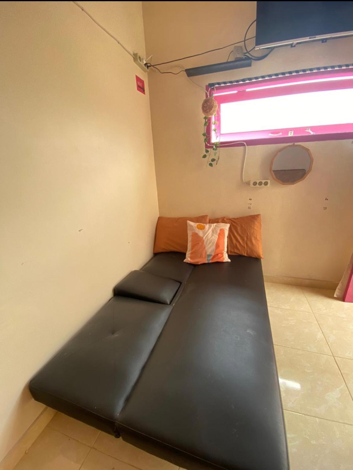 Et Malio Stay & Travel Malioboro Pusat Kota Yogyakarta Exterior foto